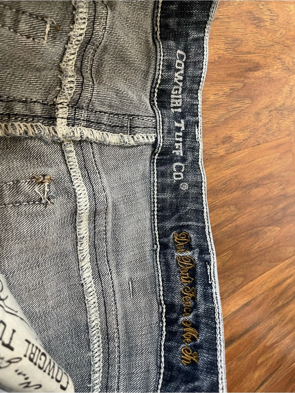 Cowgirl Tuff Dont Fence Me In Dark Wash Bootcut Jeans Gold Stitching 31x35